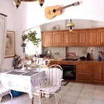 Unique & Cozy Seaview Apartment. 公寓