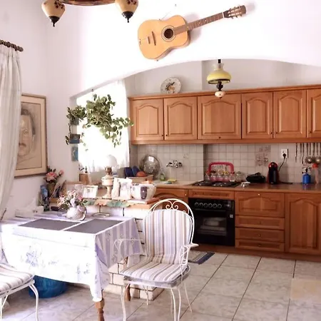 Unique & Cozy Seaview Apartment. Apartamento