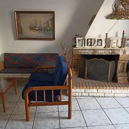 Unique & Cozy Seaview Apartment.