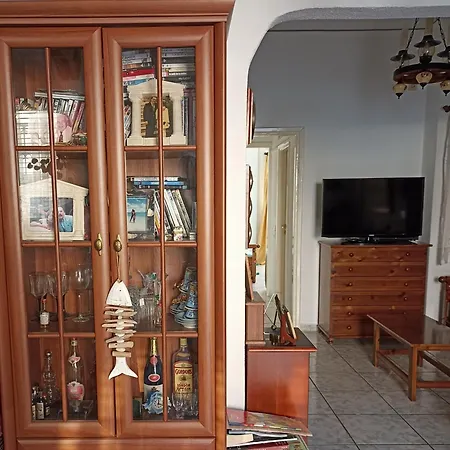 Unique & Cozy Seaview Apartment.