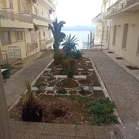 Unique & Cozy Seaview Apartment. 公寓 路特奇