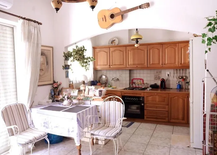 Unique & Cozy Seaview Apartment. Апартаменты