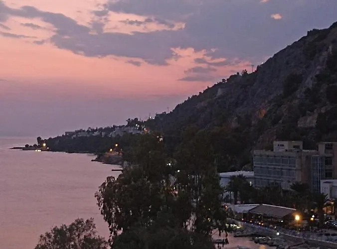 Unique & Cozy Seaview Apartment. Апартаменты *